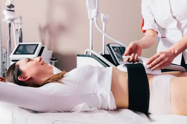 woman having body sculpting to help improve her body image and her mental health Milton Keynes